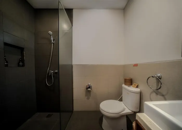 Roomates By Ini Vie Hospitality *